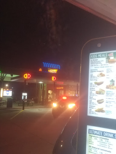 Fast Food Restaurant «Sonic Drive-In», reviews and photos, 590 S Barrington Rd, Streamwood, IL 60107, USA