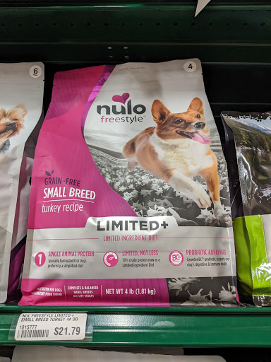 Pet Supply Store «Mud Bay», reviews and photos, 2611 California Ave SW, Seattle, WA 98116, USA