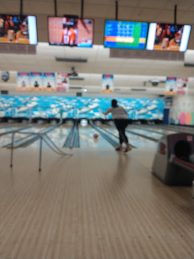 Bowling Alley «Al-Mar Lanes», reviews and photos, 1010 N Main St, Bowling Green, OH 43402, USA