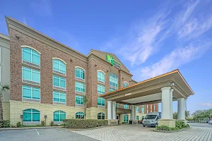 Holiday Inn Express & Suites Charleston Arpt-Conv Ctr Area, an IHG Hotel image