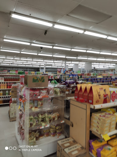 Grocery Store «Dragon Star Oriental Foods», reviews and photos, 633 W Minnehaha Ave, St Paul, MN 55104, USA