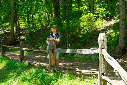 Lee’s woods historic trail