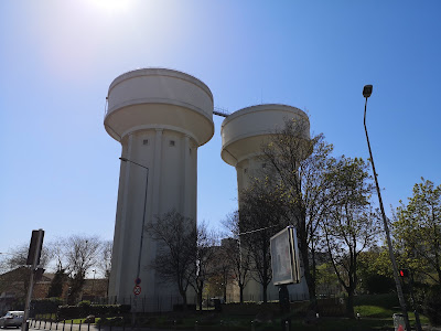 Château d'eau double à Romainville