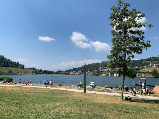 Spiaggetta sul lago Serraia