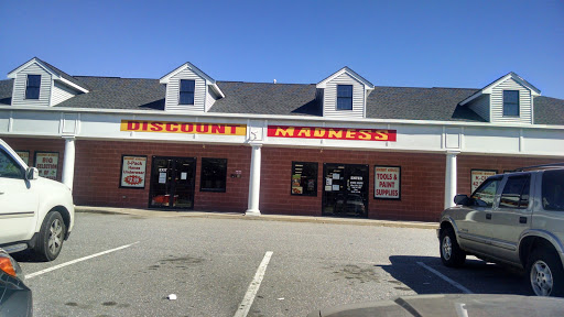 Clothing Store «Discount Madness», reviews and photos, 44 Bridge St, Pelham, NH 03076, USA
