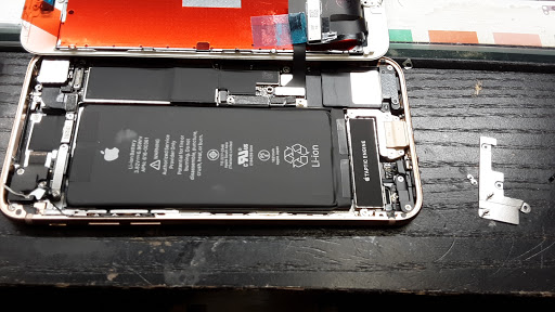 Phone Repair Service «Blue Point Repair», reviews and photos, 14526 Sherman Way c, Van Nuys, CA 91405, USA