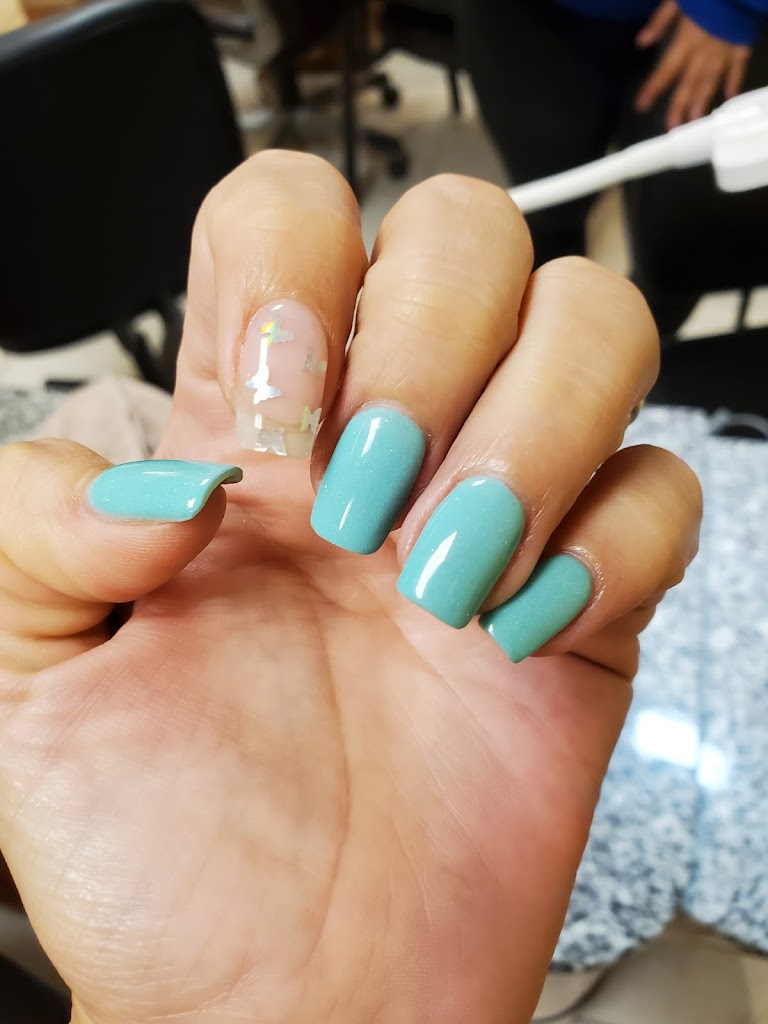 EM Beauty (Pink Nails) 33071