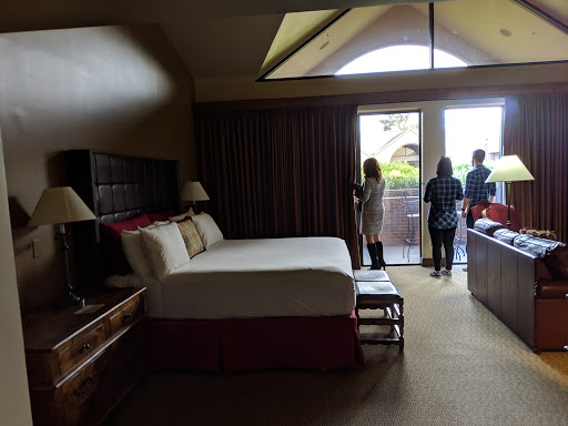 Country Club «Ventana Canyon Golf & Racquet Club», reviews and photos, 6200 N Club House Ln, Tucson, AZ 85750, USA