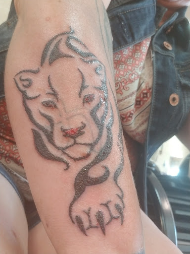 Explore tattoo ideas for hands, creative tattoo ideas in Garden City, available at Talon Tattoo Co