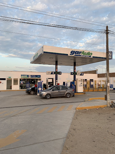 Opiniones de Zeta Gas Chiclayo en La Victoria - Gasolinera