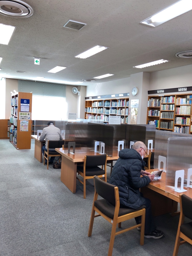 横浜市瀬谷図書館の自習室