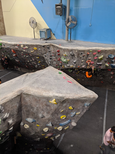 Rock Climbing Gym «Hangar 18 Indoor Climbing Gym - East Riverside», reviews and photos, 2111 Iowa Ave, Riverside, CA 92507, USA