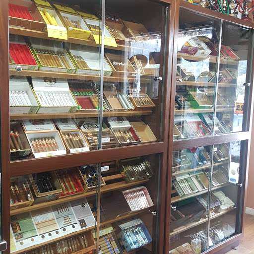 Tobacco Shop «Discount Smoke Shop», reviews and photos, 3105 Scotts Valley Dr, Scotts Valley, CA 95066, USA