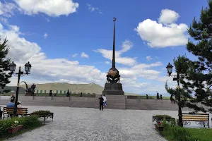 Obelisk Tsentr Azii image