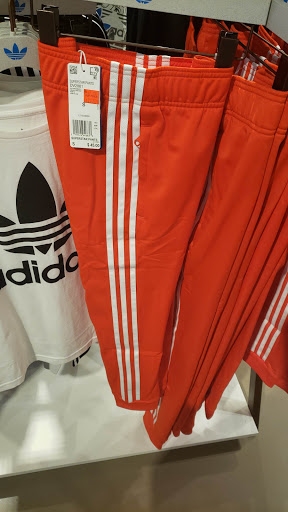 Shoe Store «Adidas Originals», reviews and photos, 8009 Melrose Ave, Los Angeles, CA 90046, USA