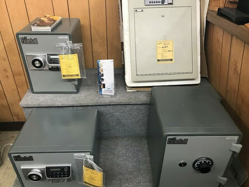 Locksmith «Fullmer locksmith service», reviews and photos, 8611 W Cermak Rd, North Riverside, IL 60546, USA