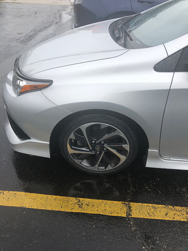 Auto Body Shop «Lake Bluff Auto Body», reviews and photos, 28845 Nagel Ct, Lake Bluff, IL 60044, USA