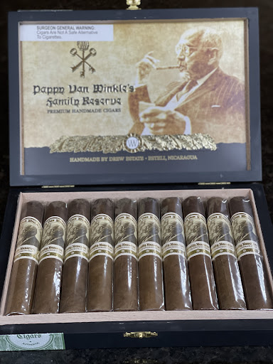 Liquor Store «Peavine Wine & Spirits», reviews and photos, 745 Peavine Rd, Crossville, TN 38571, USA