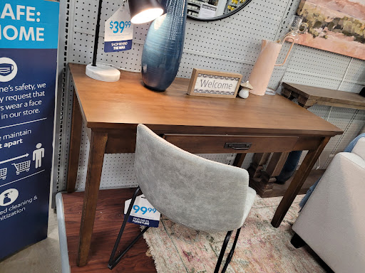 Shopping Mall «Riverdale Plaza Shopping Center», reviews and photos, 1044 W Mercury Blvd, Hampton, VA 23666, USA