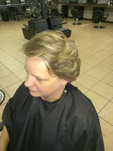 Beauty Salon «Hot Headz Hair Salon», reviews and photos, 4958 US-19, New Port Richey, FL 34652, USA