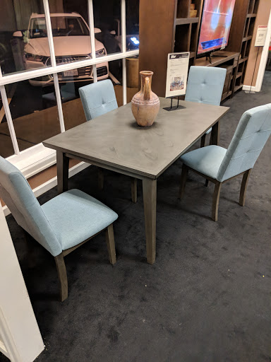 Furniture Store «Mor Furniture for Less | Lynnwood», reviews and photos, 4029 Alderwood Mall Blvd, Lynnwood, WA 98036, USA