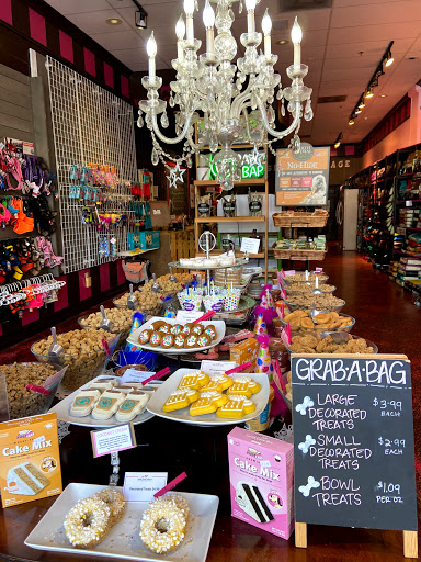 Pet Supply Store «Woof Gang Bakery & Grooming Lake Mary», reviews and photos, 1210 International Pkwy #118, Lake Mary, FL 32746, USA