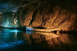 Saint-Léonard underground lake image