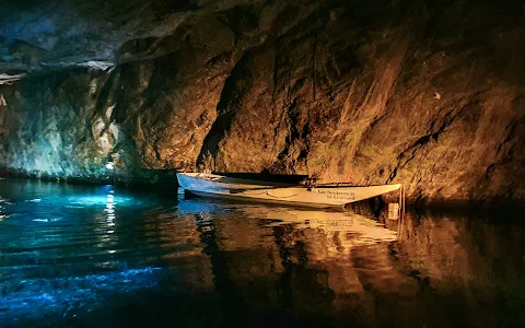 Saint-Léonard underground lake image