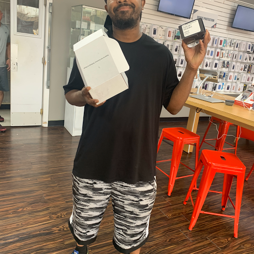 Mobile Phone Repair Shop «CPR Cell Phone Repair Dallas Uptown», reviews and photos, 2806 N Fitzhugh Ave, Dallas, TX 75204, USA