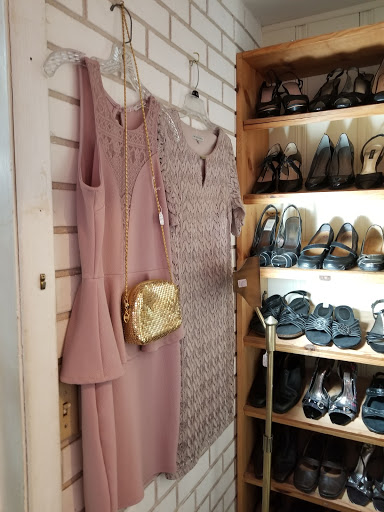 Consignment Shop «New To You Consignment Shop», reviews and photos, 6707 Massachusetts Ave, New Port Richey, FL 34653, USA