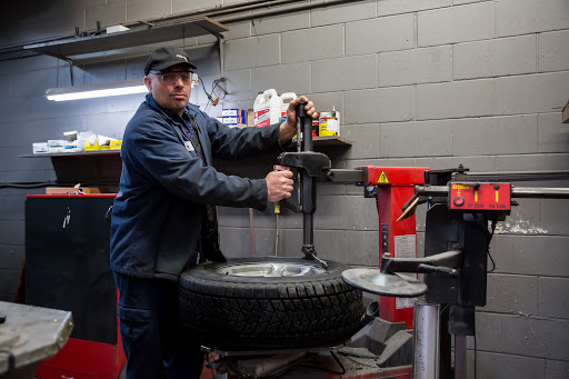 Auto Repair Shop «Dale Feste Automotive», reviews and photos, 1801 Mainstreet, Hopkins, MN 55343, USA