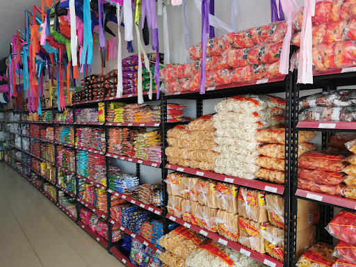 LA FAVORITA dulces y plasticos en Los Mochis