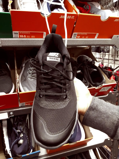 Department Store «Nordstrom Rack in Tampa», reviews and photos, 1702 N Dale Mabry Hwy, Tampa, FL 33607, USA