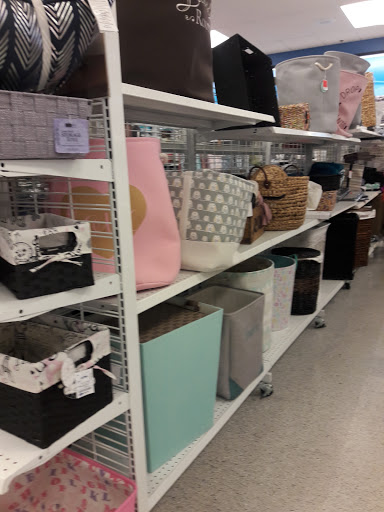 Clothing Store «Ross Dress for Less», reviews and photos, 1700 Lake Woodlands Dr, The Woodlands, TX 77380, USA