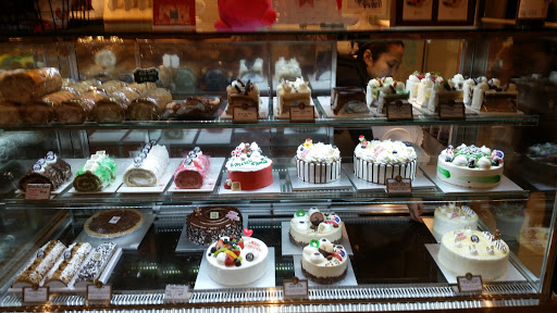 Shopping Mall «Bazaar El Royal Shopping Mall», reviews and photos, 2534 Royal Ln, Dallas, TX 75229, USA