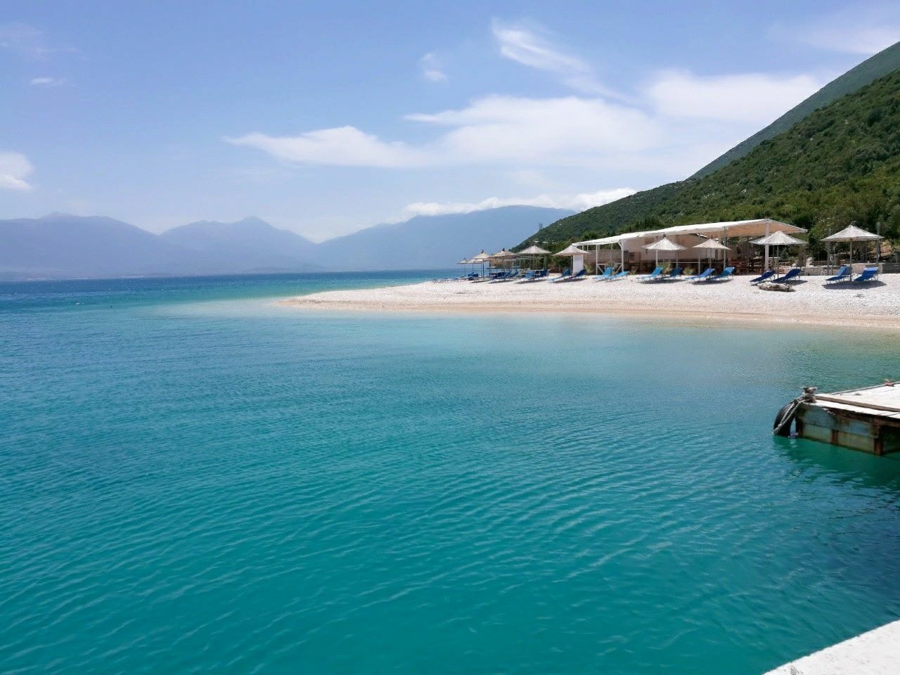 Foto von Zhanpovel Bay annehmlichkeitenbereich