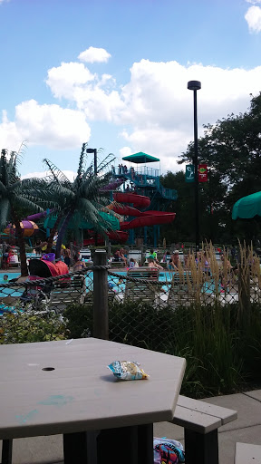 Water Park «Paradise Bay Water Park», reviews and photos, 437 E St Charles Rd, Lombard, IL 60148, USA