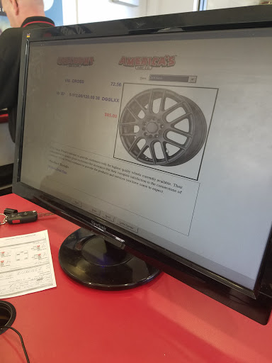 Tire Shop «Discount Tire Store - Orland Park, IL», reviews and photos, 9470 W 159th St, Orland Park, IL 60467, USA