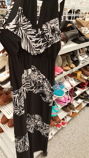 Clothing Store «Ross Dress for Less», reviews and photos, 2180 MacArthur Rd, Whitehall, PA 18052, USA