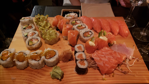 Tenkuu Sushi & Cocina Asiática