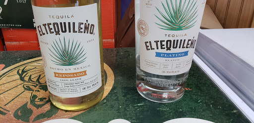 Liquor Store «WOW Wine & Liquor», reviews and photos, 36 S Willow Ave a, Cookeville, TN 38501, USA