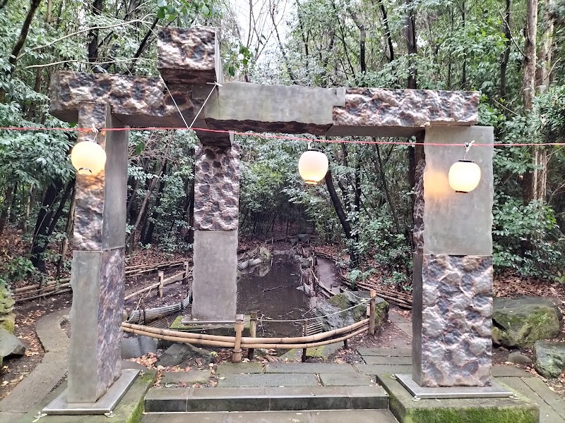 龍蛇神の社