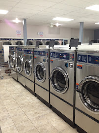 Laundromat Low Cost 24 Hours