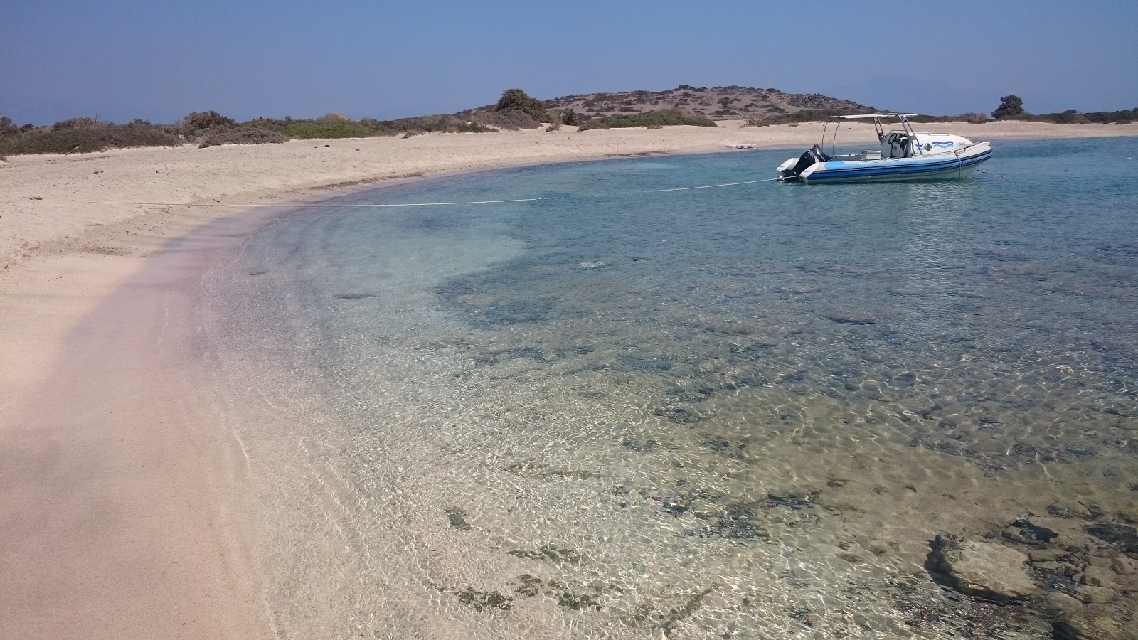 Foto von Vages Beach mit geräumige bucht