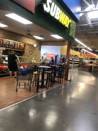 Department Store «Walmart Supercenter», reviews and photos, 4700 135th St, Crestwood, IL 60445, USA