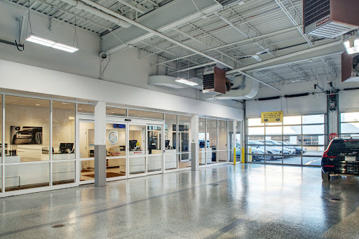 Car Dealer «Howard Orloff Volvo», reviews and photos, 1924 N Paulina St, Chicago, IL 60622, USA