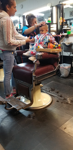 Barber Shop «Ray & Olga Barber Shop», reviews and photos, 1113 C St, Floresville, TX 78114, USA