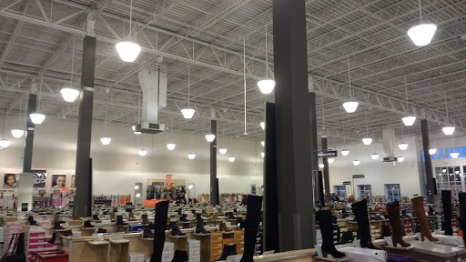 Shoe Store «DSW Designer Shoe Warehouse», reviews and photos, 2114 E 80th Ave, Merrillville, IN 46410, USA