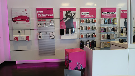 Cell Phone Store «T-Mobile», reviews and photos, 521 Belmont St, Brockton, MA 02301, USA