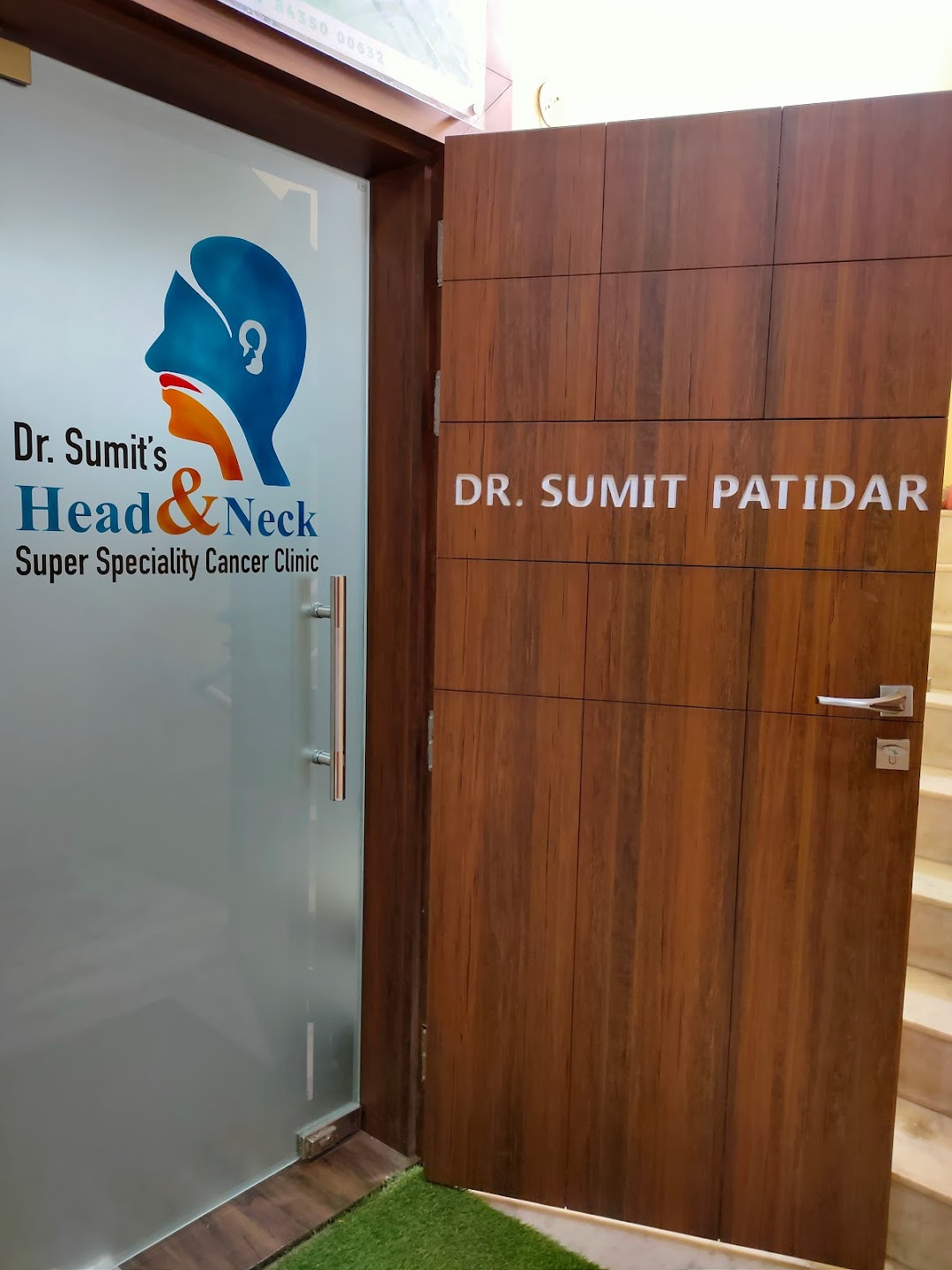 OraMax Clinic / Dr. Sumit Patidar & Dr. Sonam Patidar / Oral Cancer & Maxillofacial Dental Implant Clinic